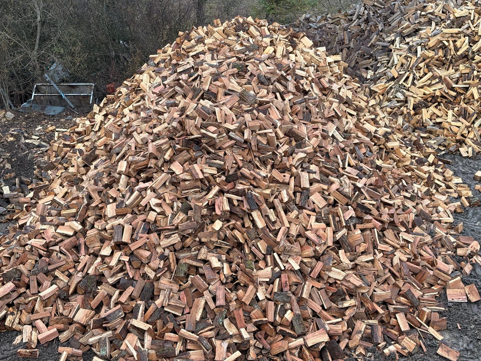 WhatsApp Image 2025-12-04 at 10.41.05 (4) Lacanal Frères